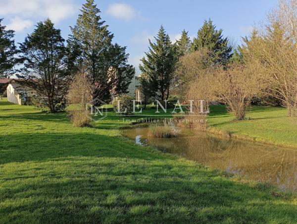 Logis charentais avec gîtes au cœur du Marais Poitevin, à 35 min de La Rochelle