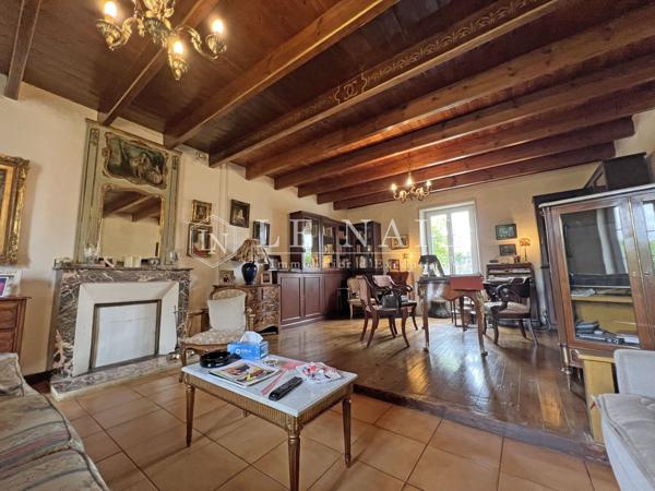 Logis charentais avec gîtes au cœur du Marais Poitevin, à 35 min de La Rochelle