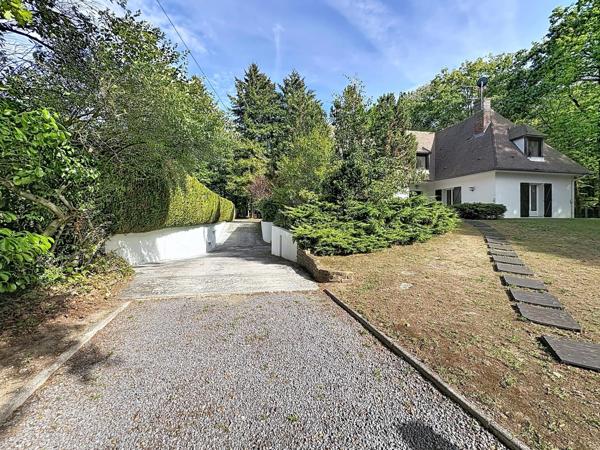 Belle propriété dans le lys avec boxes
