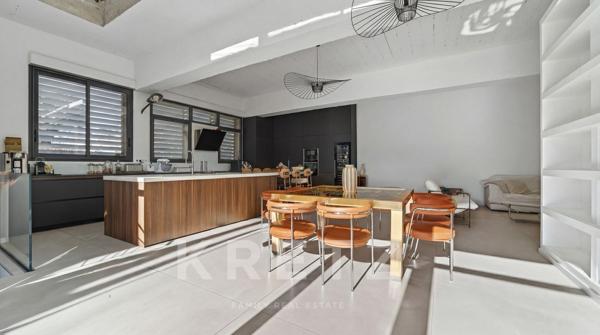 Maison Loft Industriel 190m² Piscine Jacuzzi Pool-House Garage - Nîmes