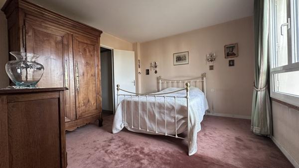 REIMS - APPART T4 + CAVE - PARKING - SECTEUR AGRÉABLE