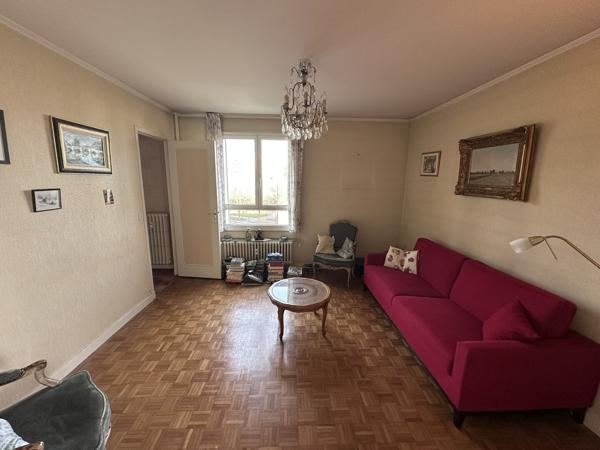 REIMS - APPART T4 + CAVE - PARKING - SECTEUR AGRÉABLE