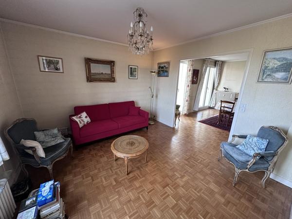 REIMS - APPART T4 + CAVE - PARKING - SECTEUR AGRÉABLE