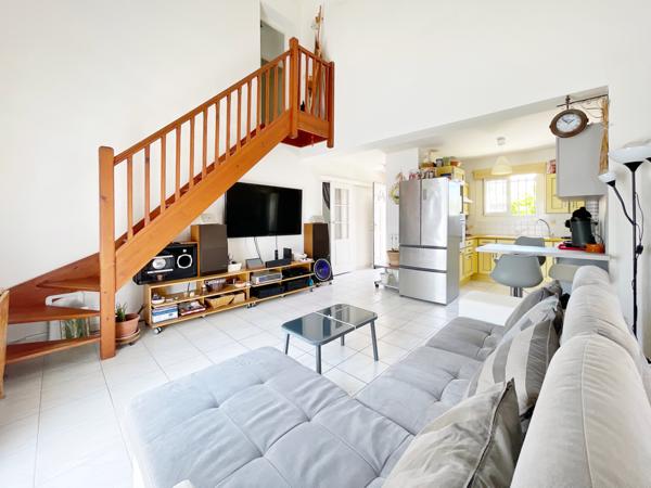 Maison avec garage et terrasse couverte sur une parcelle de 315 m2 (VIDEO 4K SUR DEMANDE)