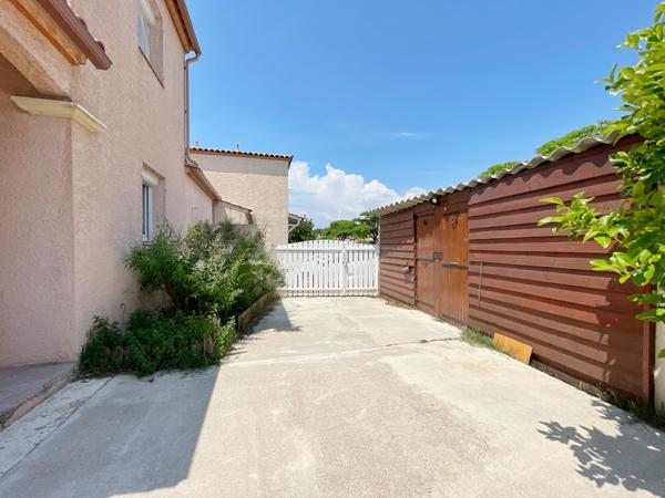 Maison avec garage et terrasse couverte sur une parcelle de 315 m2 (VIDEO 4K SUR DEMANDE)