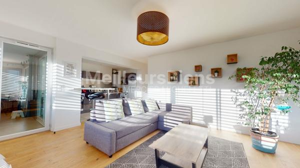 Superbe T2 de 57 m2 avec balcon aux chartrons