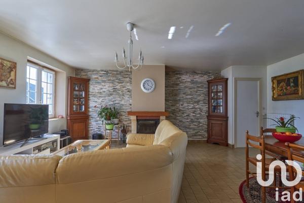 Longère 7 pièces de 135 m² à Billio (56420)