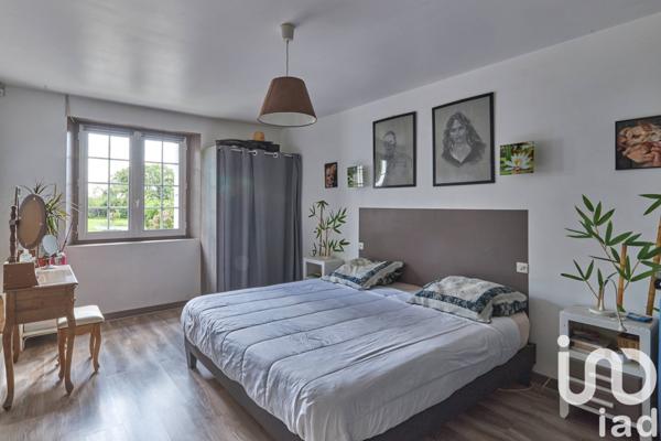 Longère 7 pièces de 135 m² à Billio (56420)