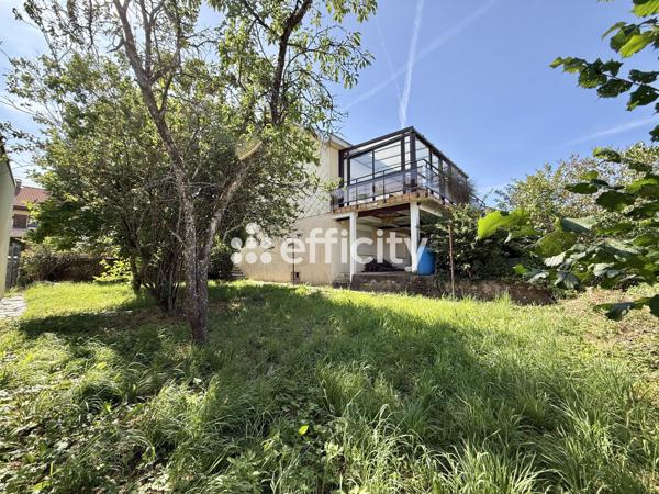 Maison
         5 pièces
        - 104 m² 200 000 € *