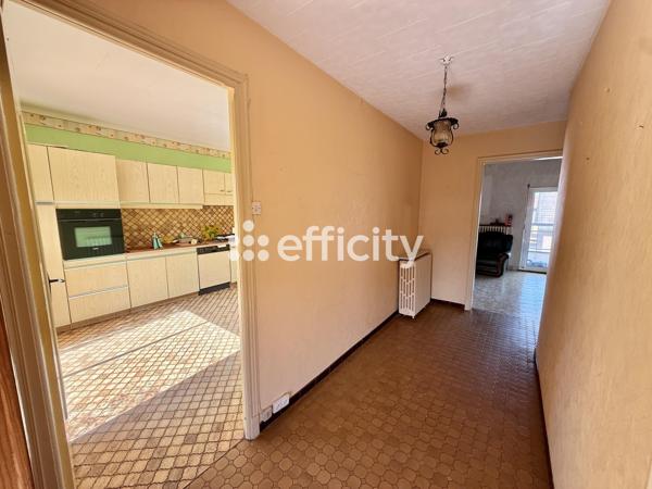 Maison
         5 pièces
        - 104 m² 200 000 € *