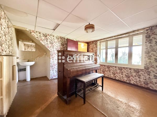 Maison
         5 pièces
        - 104 m² 200 000 € *