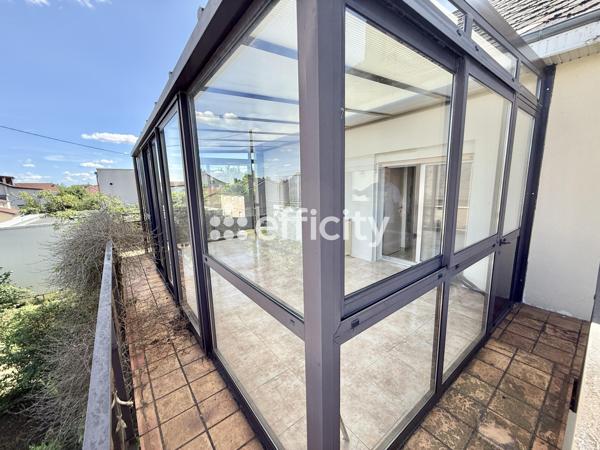 Maison
         5 pièces
        - 104 m² 200 000 € *