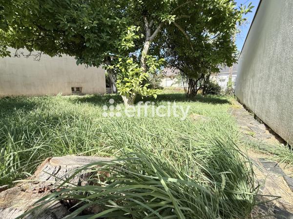 Maison
         5 pièces
        - 104 m² 200 000 € *