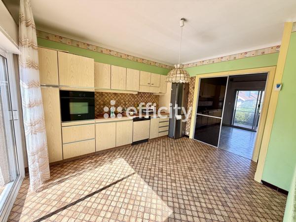 Maison
         5 pièces
        - 104 m² 200 000 € *