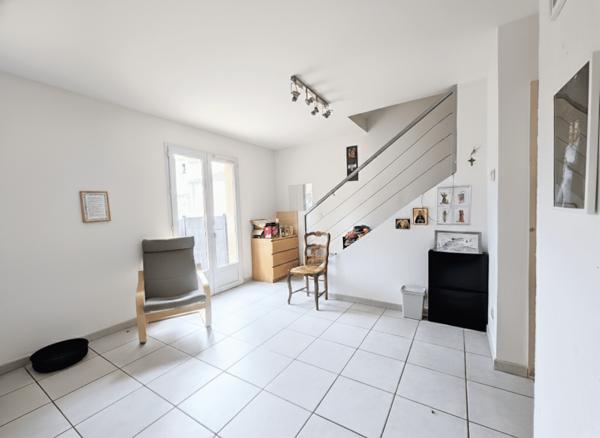 La Roquebrussanne (83136) Maison 4 pièces avec terrasse couverte et petit jardin