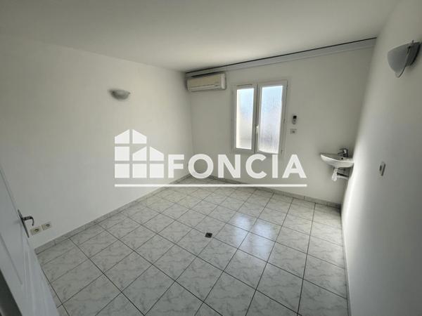 Location Local commercial 9 pièces 118 m² - 162 AVENUE CHARLES DE GAULLE Tonnay Charente 17430
