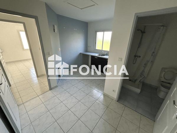 Location Local commercial 9 pièces 118 m² - 162 AVENUE CHARLES DE GAULLE Tonnay Charente 17430