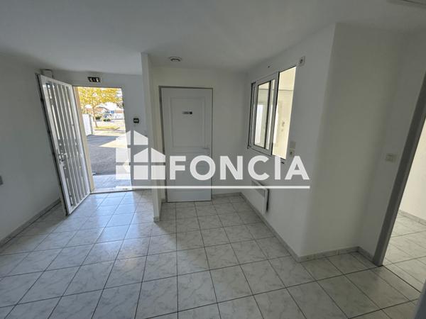 Location Local commercial 9 pièces 118 m² - 162 AVENUE CHARLES DE GAULLE Tonnay Charente 17430