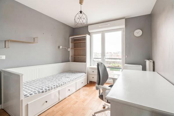 Paris 18ème - Duplex dernier étage - Jules Joffrin - Appartement avec Rooftop en excellent état