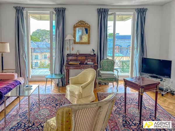 Versailles Notre-Dame Parc Appartement 2pièces 51.68 m² au sol / 50.63 m² carrez 585 000 € **  - Référence  27974