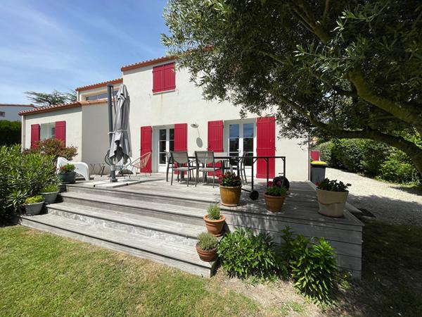 Maison Pornic Centre Ville Proche Commerces Et Port 7 Pièces 147 M²