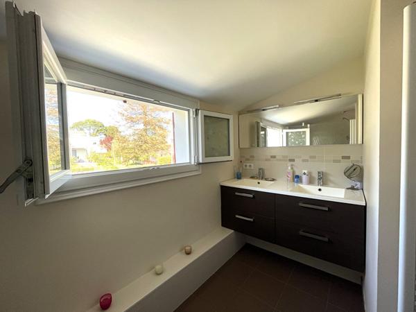 Maison Pornic Centre Ville Proche Commerces Et Port 7 Pièces 147 M²