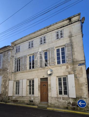 Appartement, Centre ville de Saint Jean D'Angély.