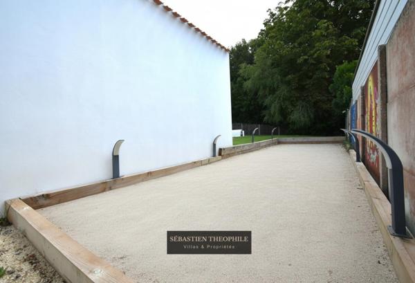 Propriété T5 contemporaine avec piscine proche centre