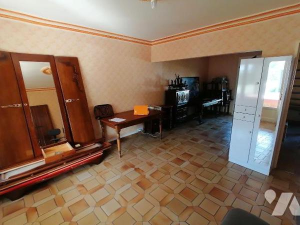 EXCLUSIVITE TRENTE CINQ NOTAIRES !! Proche centre-ville de BRUZ, dans un quartier résidentiel, ...