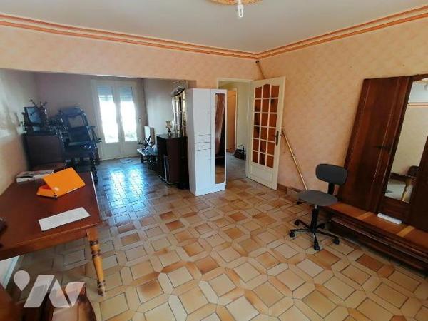 EXCLUSIVITE TRENTE CINQ NOTAIRES !! Proche centre-ville de BRUZ, dans un quartier résidentiel, ...