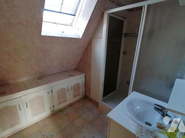 EXCLUSIVITE TRENTE CINQ NOTAIRES !! Proche centre-ville de BRUZ, dans un quartier résidentiel, ...