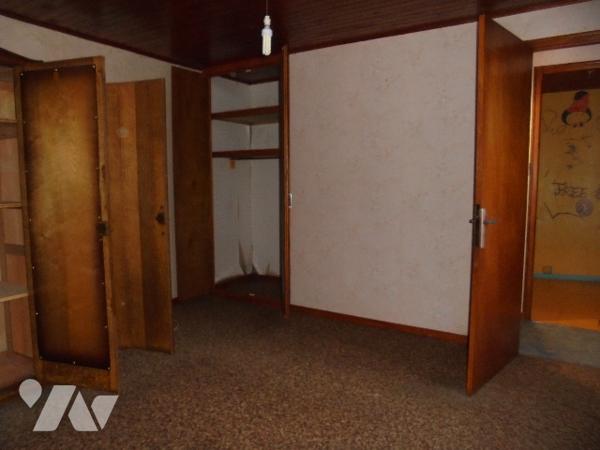 Maison de village à rénover avec garage