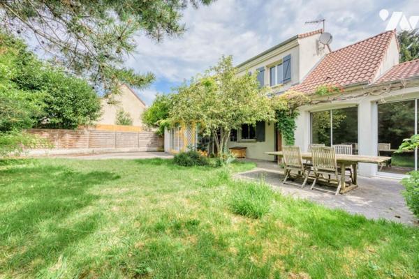 CLICHY-SOUS-BOIS (Seine-Saint-Denis) - Maison 7 pièces principales