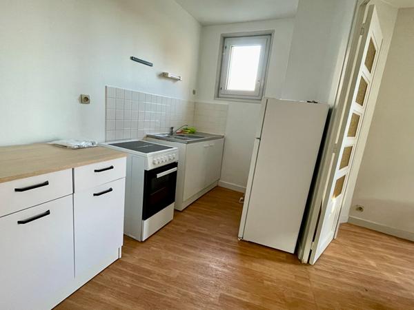 RUE LIONNAISE - T3 MEUBLE - DISPONIBLE LE 03/11