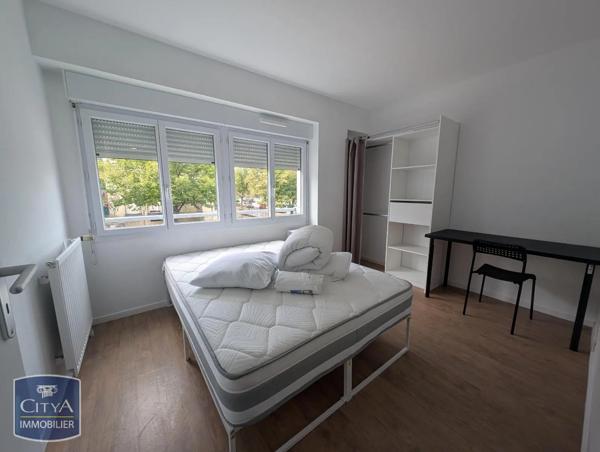 Appartement à louer 5 pièces 104m² Bordeaux (33300)
