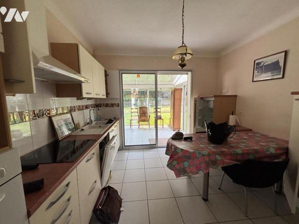 Maison de plain-pied – 107 m² – Grand jardin clos de 1 300 m² – Proche centre-bourg