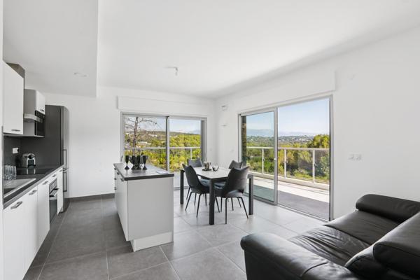 "Appartement d’Exception avec Terrasse et Piscine – Clé en Main, Vue Nature !"