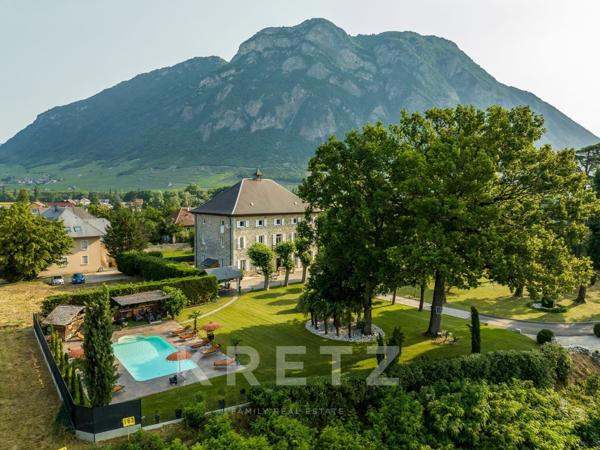 Chambéry — Propriété de maître historique et contemporaine.