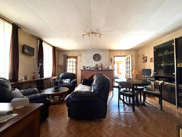 Maison avec ancien local commercial indépendant