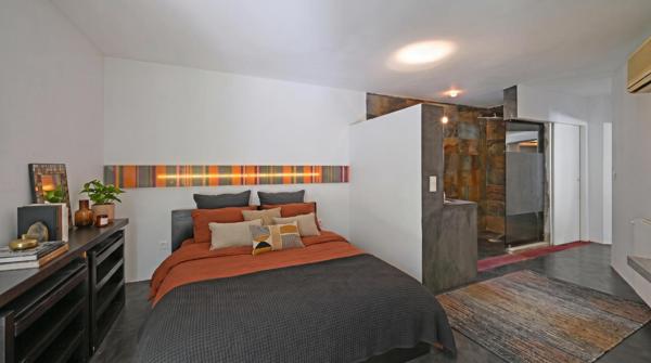 Villa d’architecte esprit loft ,ouverte sur piscine et parc arboré