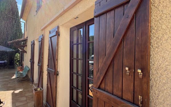 Maison à vendre    6 pièces • 178 m2 Saint-Cyr-sur-Mer