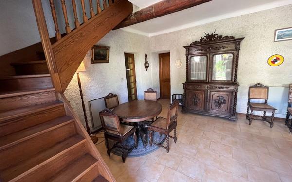 Maison à vendre    6 pièces • 178 m2 Saint-Cyr-sur-Mer