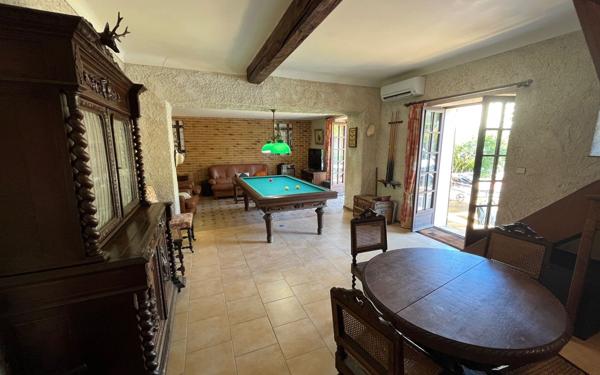 Maison à vendre    6 pièces • 178 m2 Saint-Cyr-sur-Mer