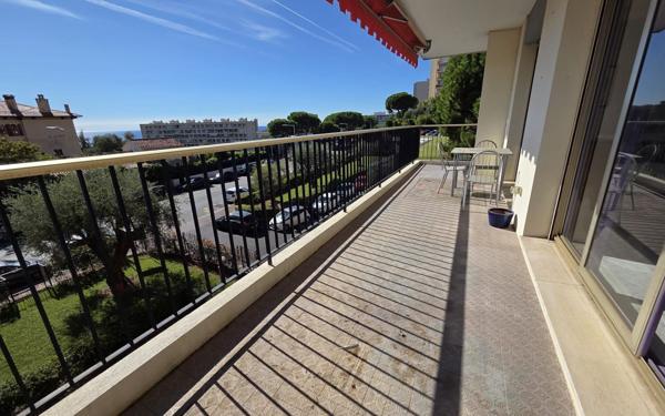 Appartement à louer    3 pièces •  Nice