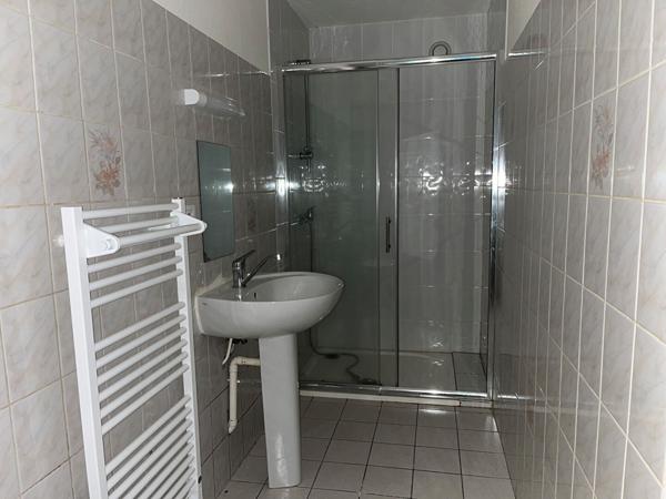 Maison 3 pièces à louer Châtellerault - 86100 / Réf: 380-1