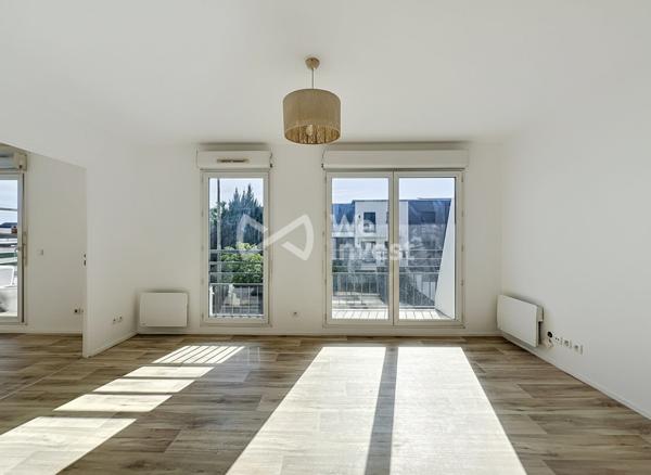Les Coteaux-Appartement 2 pièces avec Terrase, Balcon et Parking – Immeuble 2010