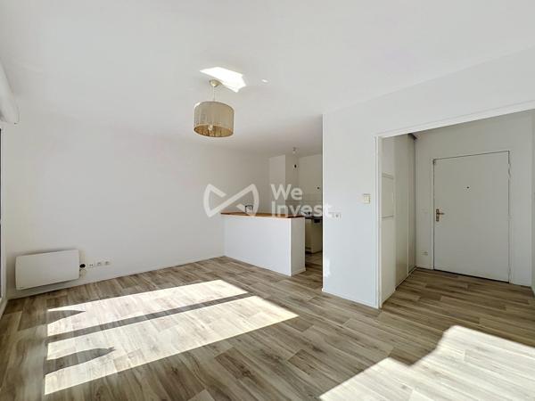 Les Coteaux-Appartement 2 pièces avec Terrase, Balcon et Parking – Immeuble 2010