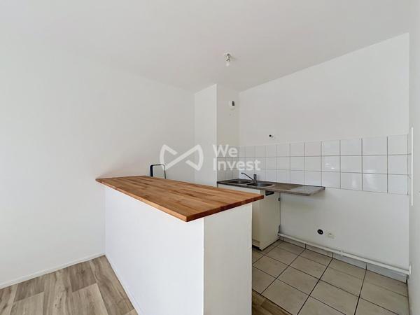 Les Coteaux-Appartement 2 pièces avec Terrase, Balcon et Parking – Immeuble 2010