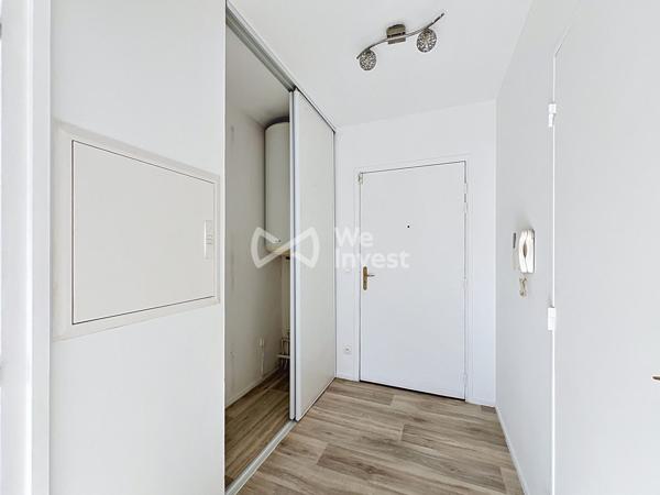 Les Coteaux-Appartement 2 pièces avec Terrase, Balcon et Parking – Immeuble 2010