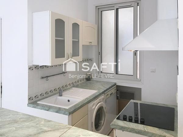 LES CATALANS / AU CALME SUR COUR